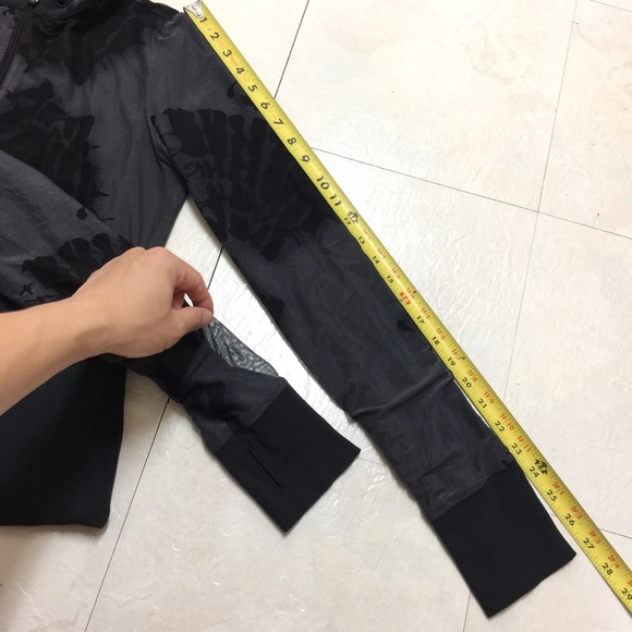 RARE Lululemon 🍋 Reversible Hoodie Jacket Size 8 - Picture 6 of 8